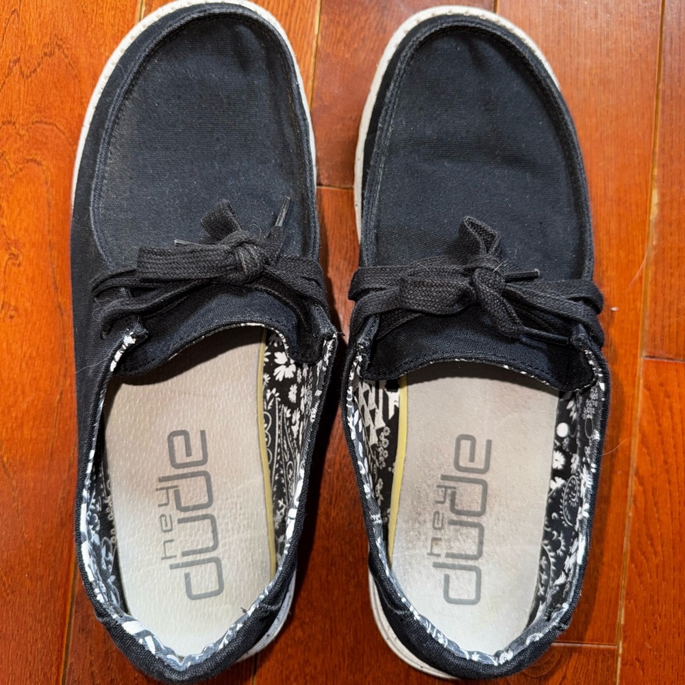 Hey Dude Women’s sz 10 (EU 41) Wendy Black Odyssey Loafers Laces